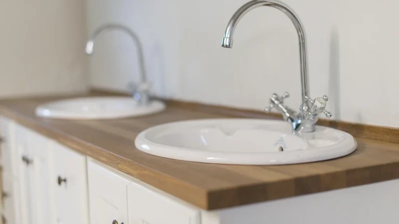 5 trendów w aranżacji łazienki – nowoczesne meble i armatura