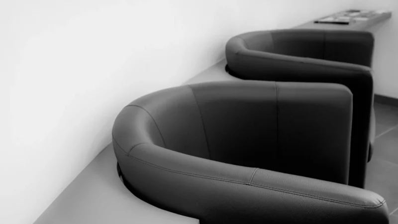 Czarne fotele – elegancja i wygoda dla nowoczesnych wnętrz